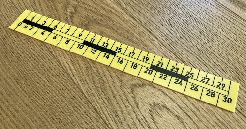 L30Y skalówka fotograficzna 30 cm 2mm a.JPG